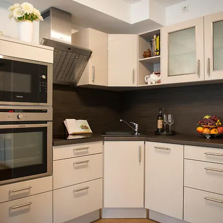 Rosaliya Apartment *